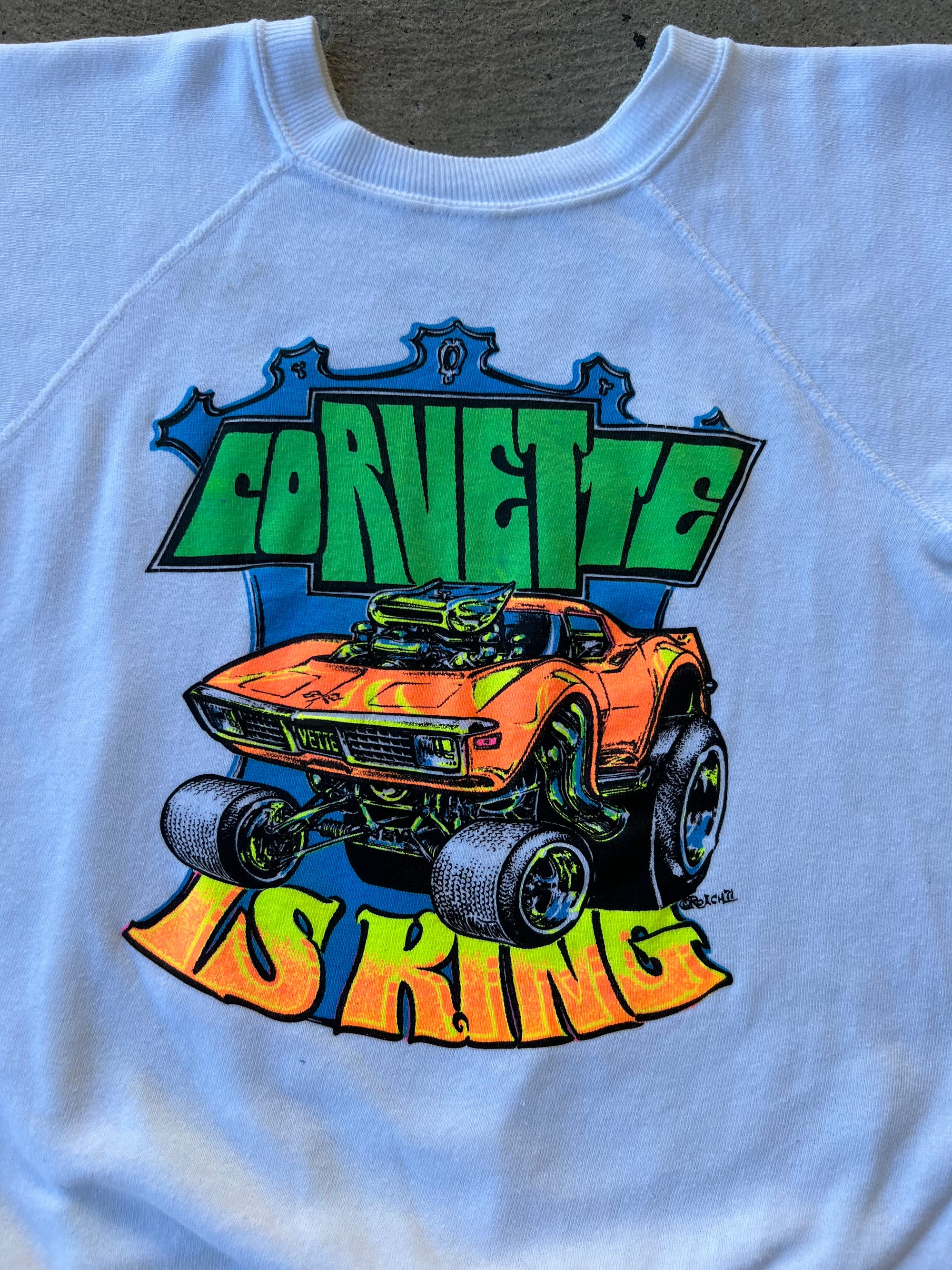 1971 Corvette Is King Roach Graphic Short Sleeve Sweatshirt Small