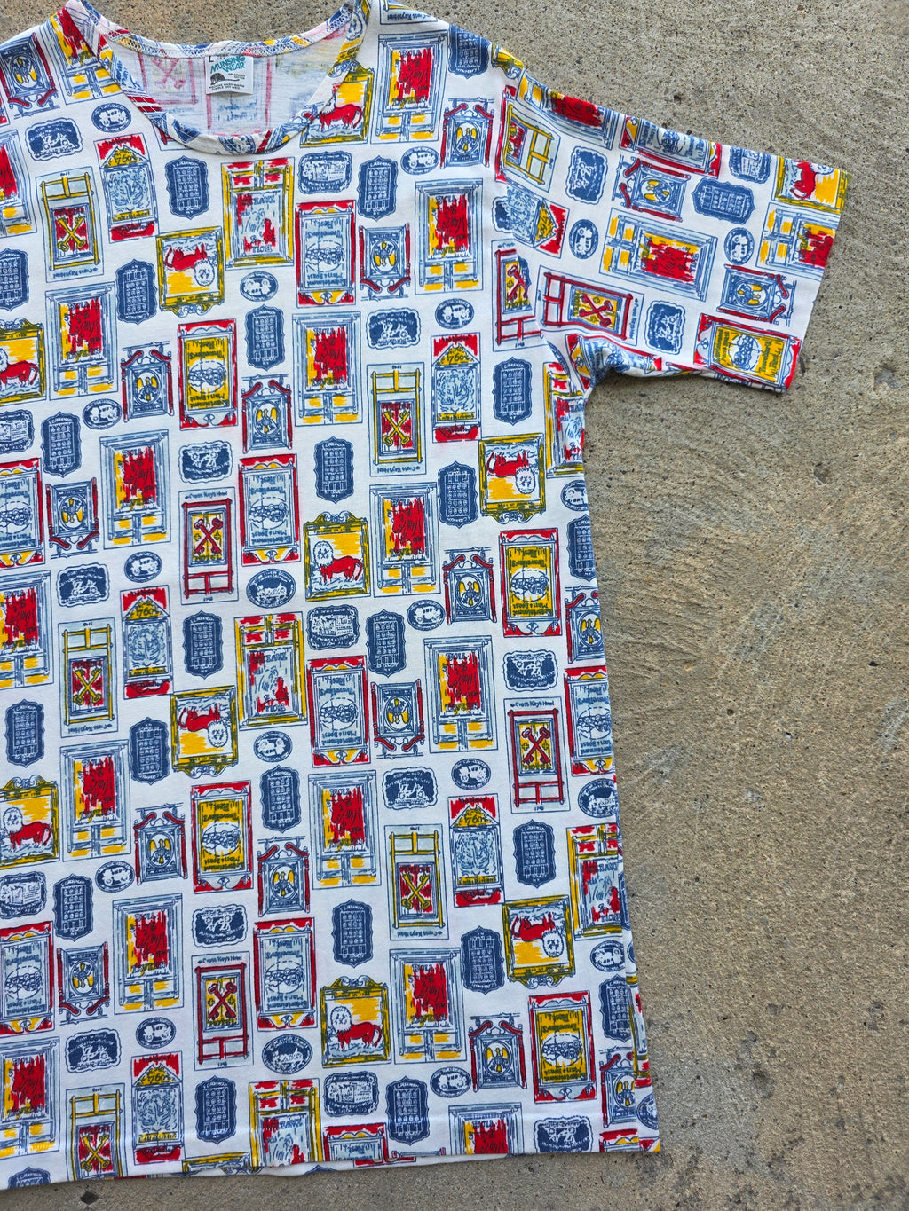 1970s Munsingwear Novelty Print Shirt Large