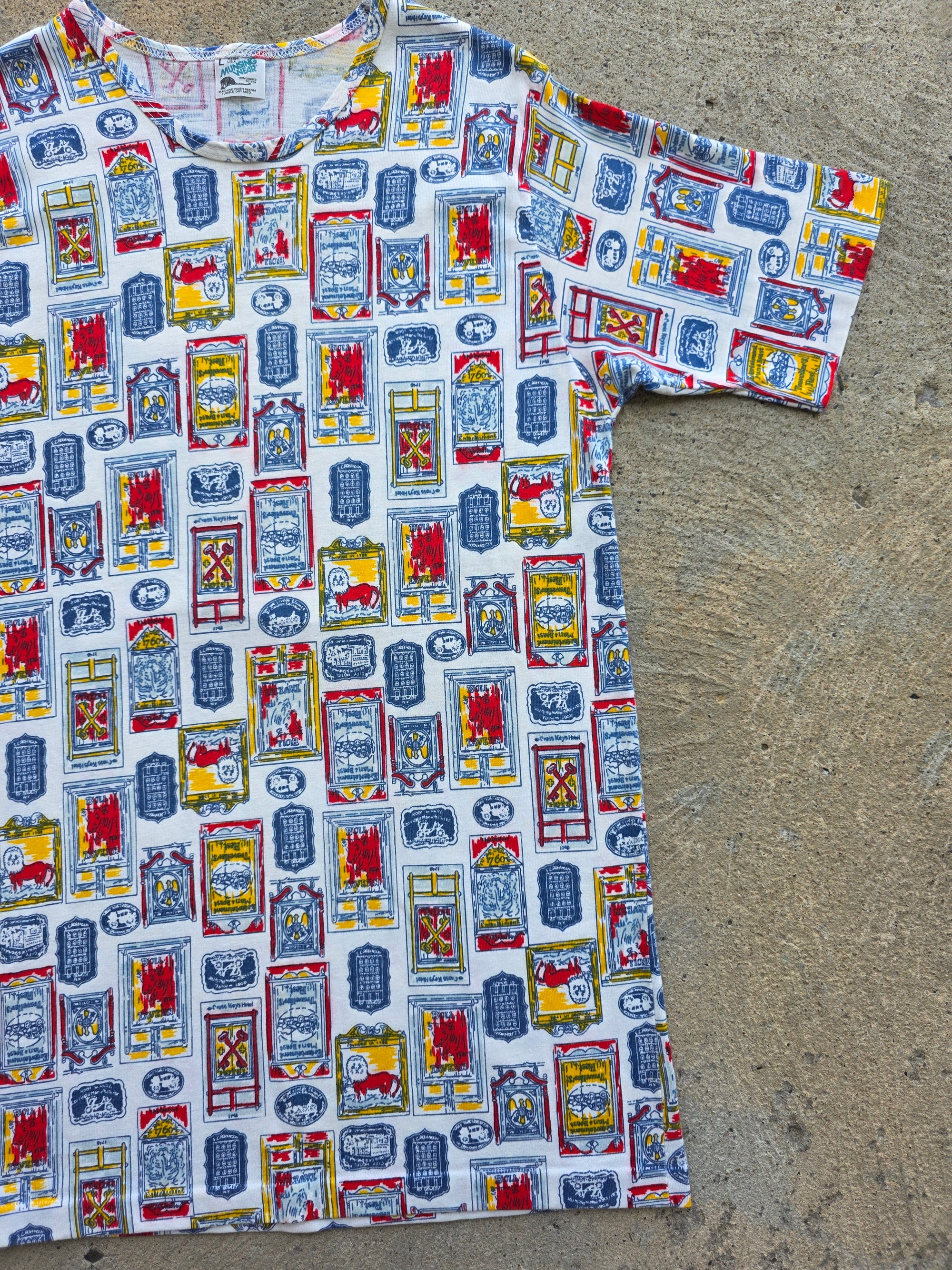 1970s Munsingwear Novelty Print Shirt Large