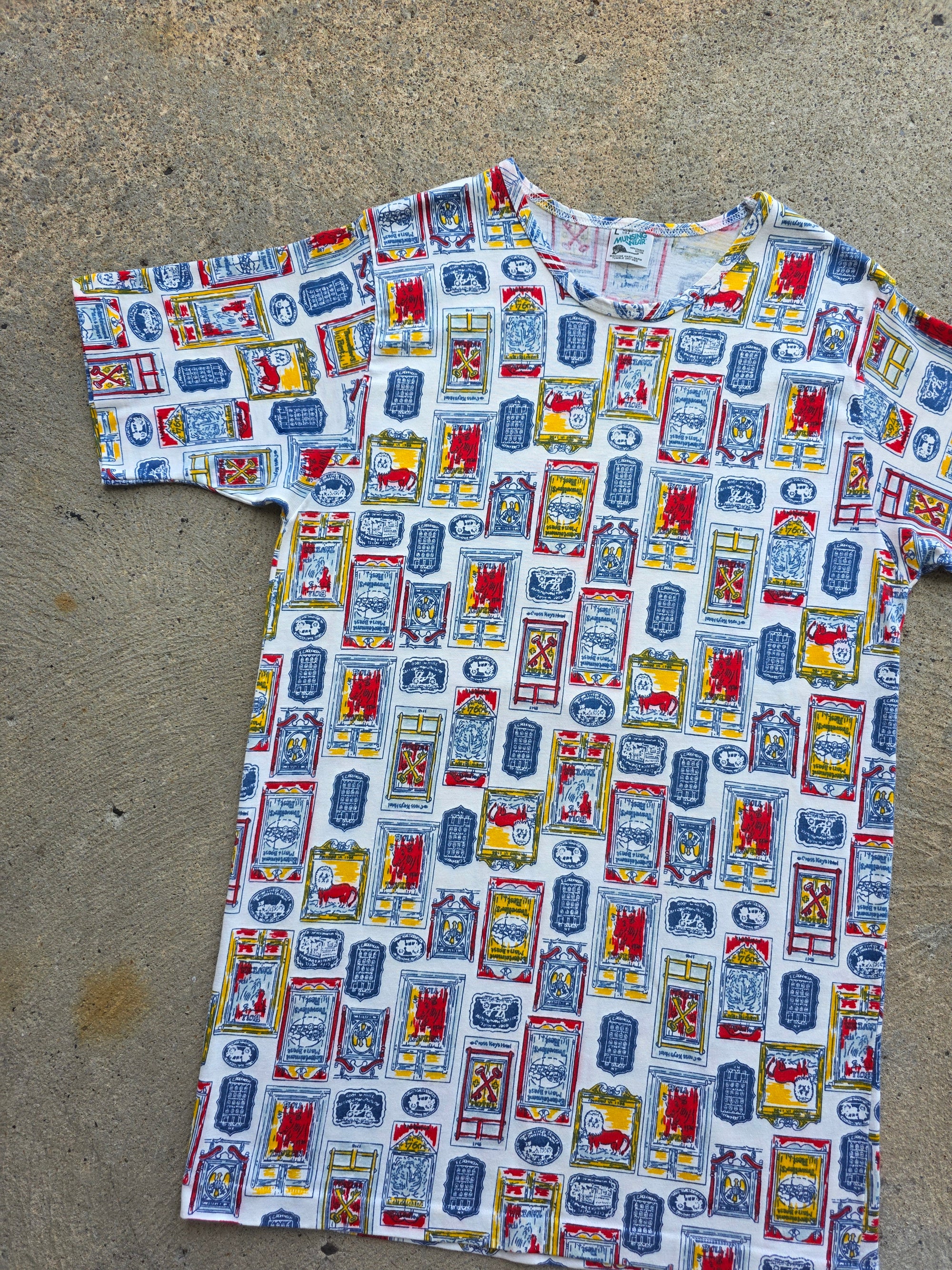 1970s Munsingwear Novelty Print Shirt Large