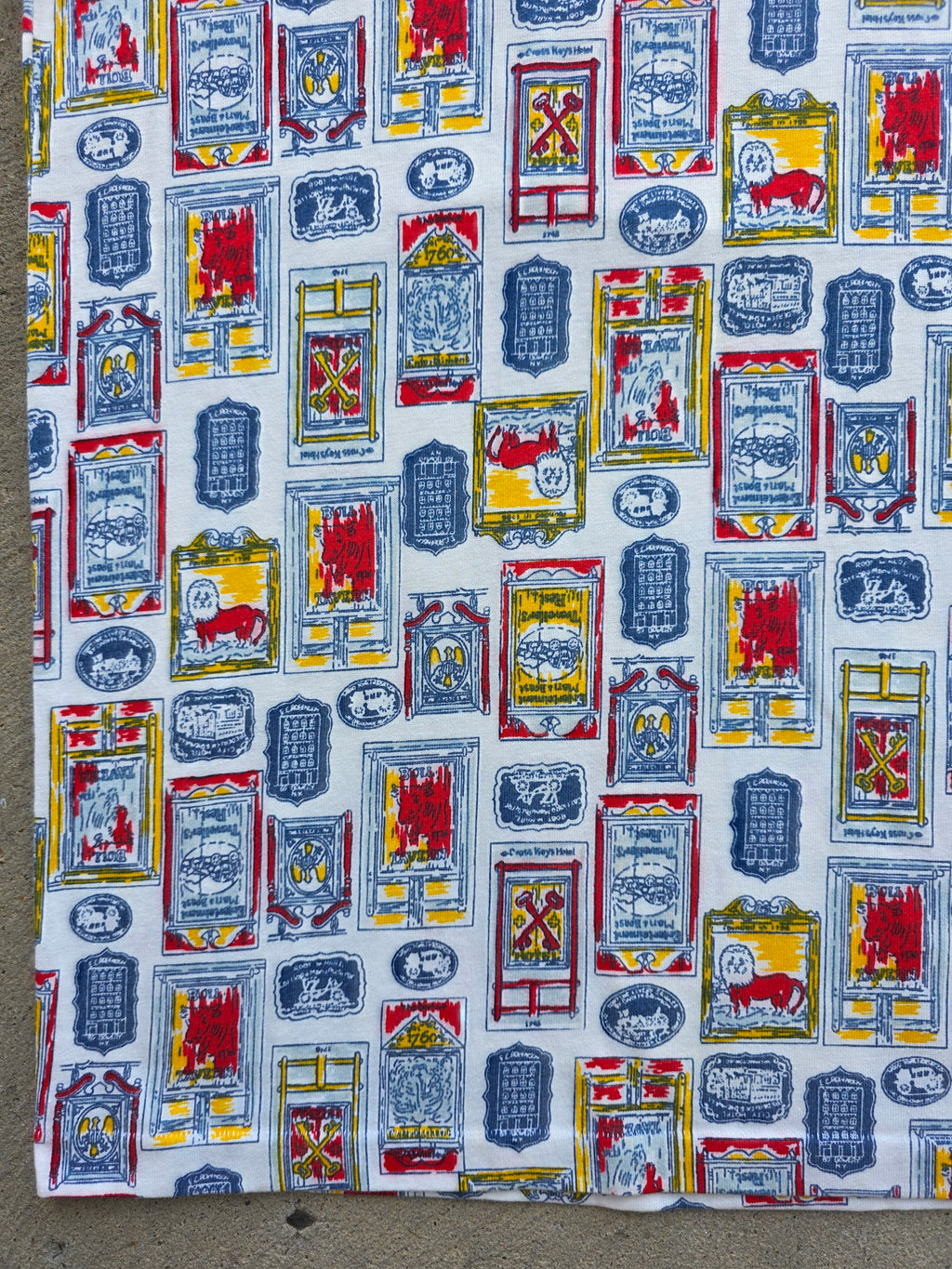 1970s Munsingwear Novelty Print Shirt Large