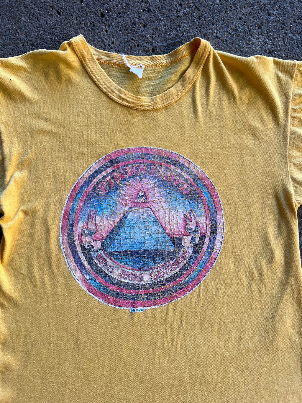 1970s Pink Floyd Novis Ordo Seclorum Shirt XS